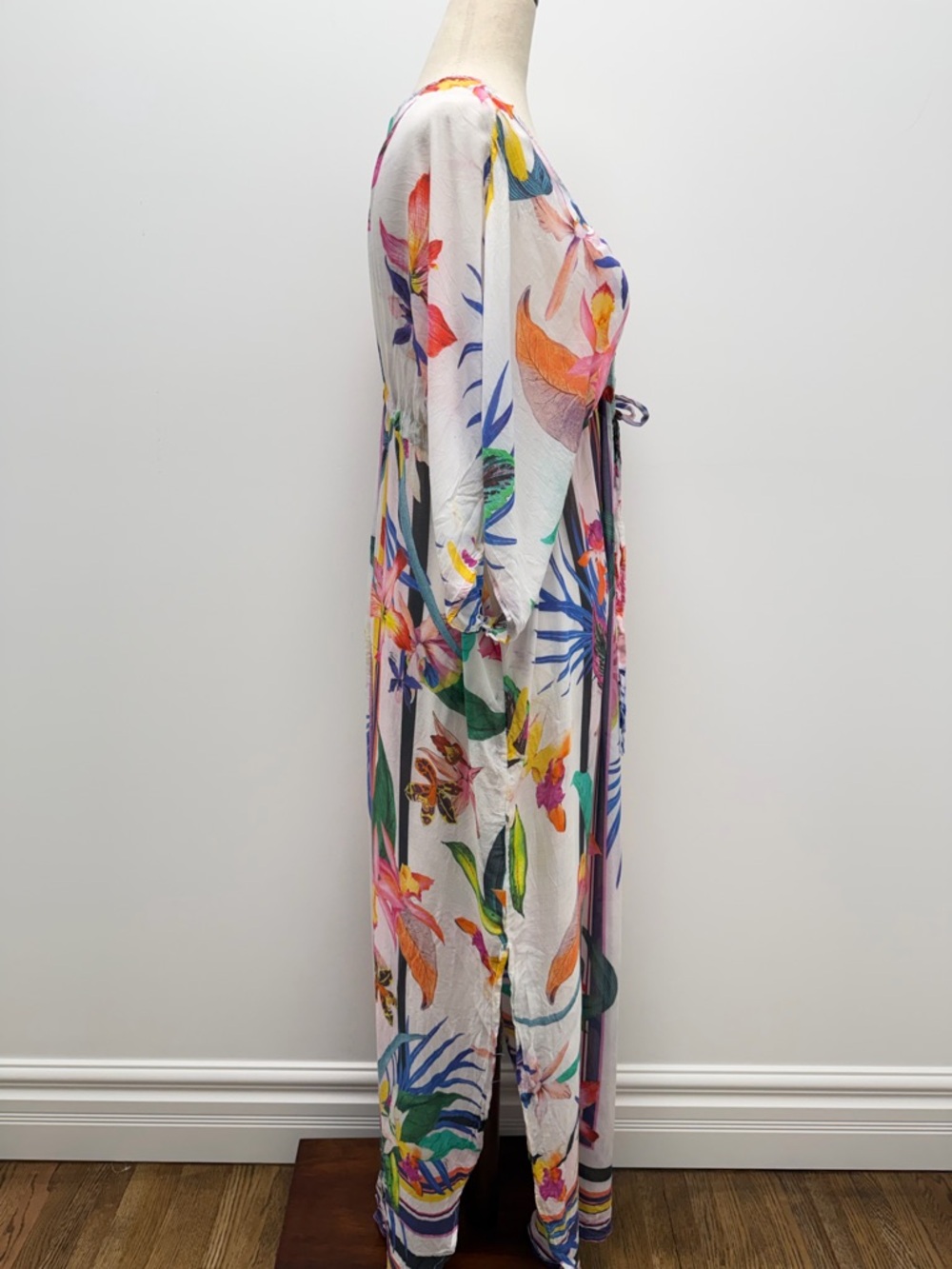 Trina Turk Treasure Cove Cover-Up Caftan Floral White Size Small/Medium - Picture 9 of 13